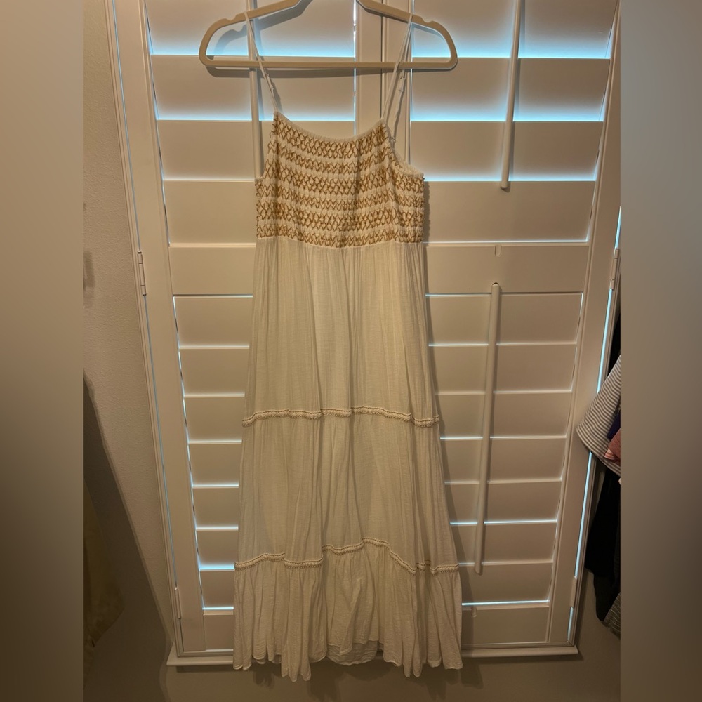 Zara women’s smocked maxi dress size M neutral white